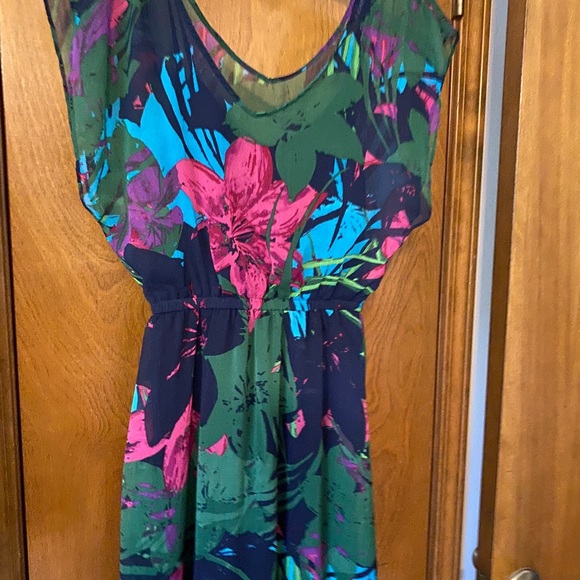 Dress - Picture 5 of 5